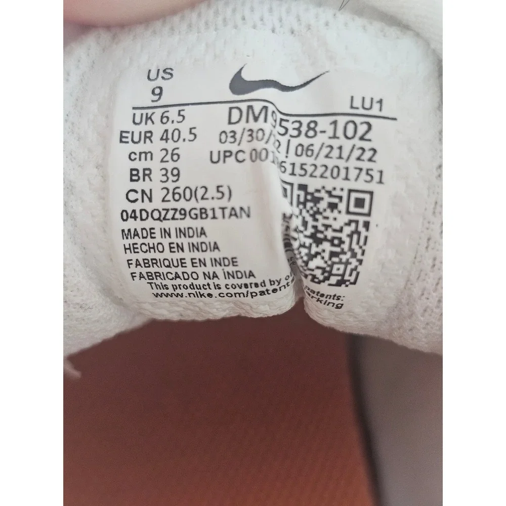 Athleisure Nike Air Max SYSTM Sneaker Womens 9 White Orange DM9538-102 Mesh